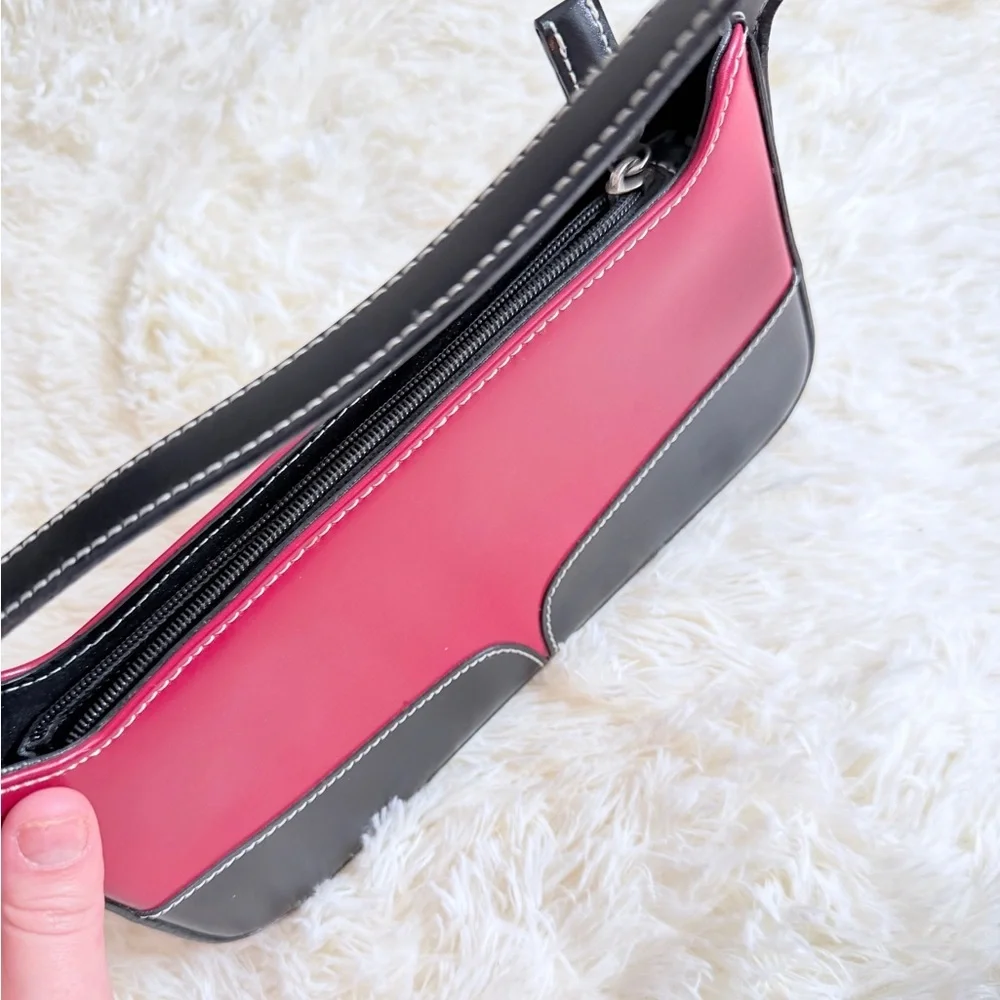 Boutique Elegant Black and Red Shoulder Bag